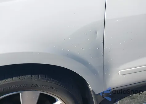 2011 Chevrolet Traverse 1Lt z USA, uszkodzony, nr VIN 1GNKRGED6BJ403276